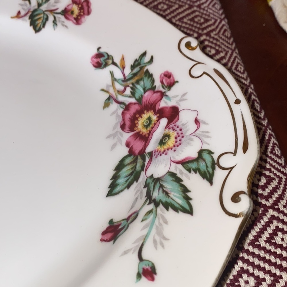 Vintage HIRA Fine China: PRAIRIE ROSE PATTERN, 16"x11.5" Large Serving Platter - Picture 3 of 5